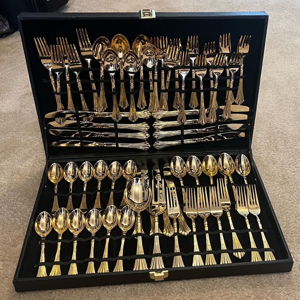 **Never Used** 62 Piece Luxurious WM Rogers & Son Gold Toned Flatware Set